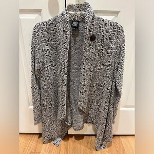 Bobeau White and black sweater